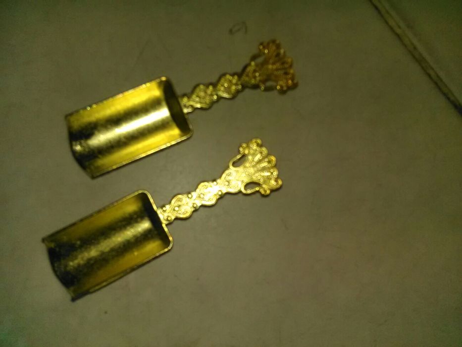 Спортни купи и бронзови лъжици-миниатюри .