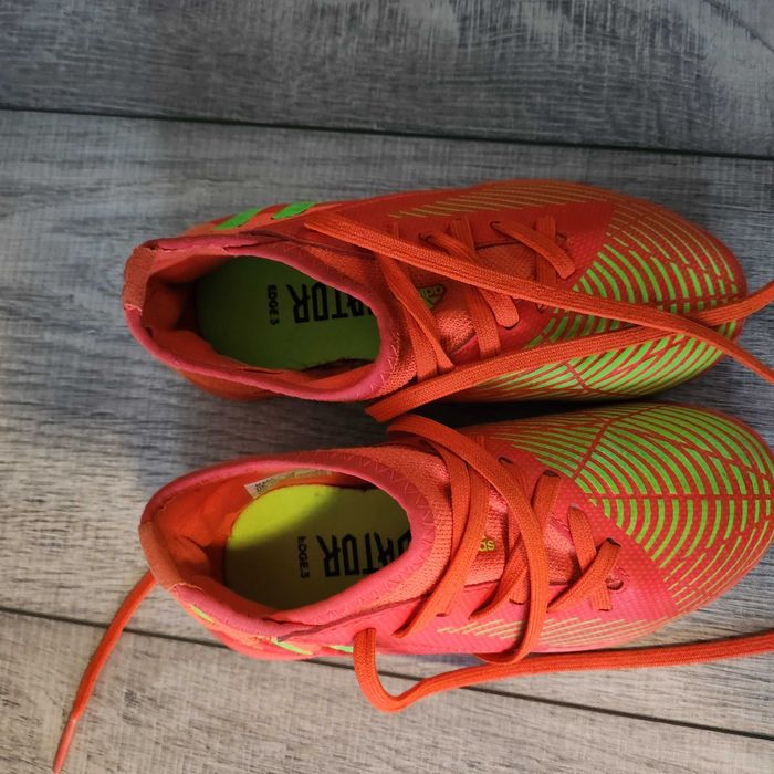 Спортни обувки за зала  с гладка подметка 28 номер