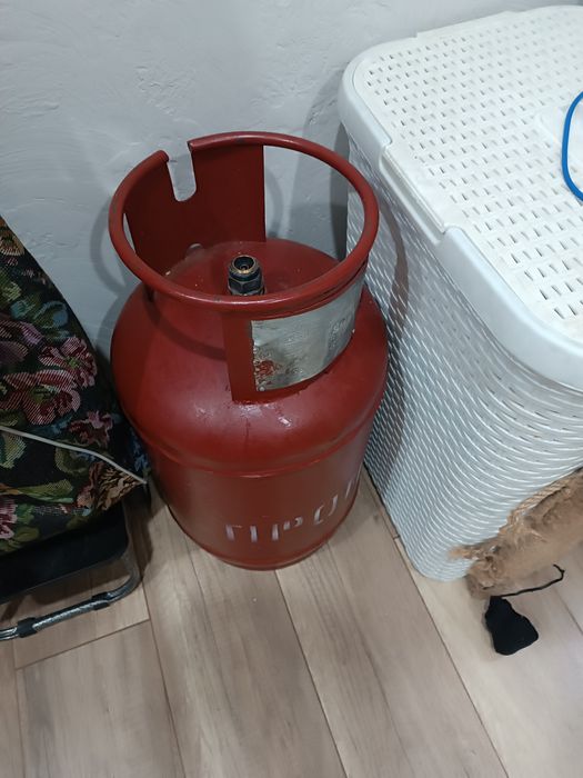 Продам газбаллон 2 шт