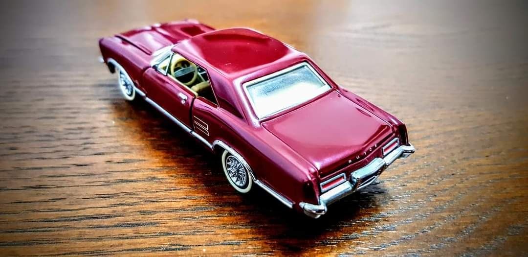 Buick Riviera 1963 - Franklin Mint 1 /43