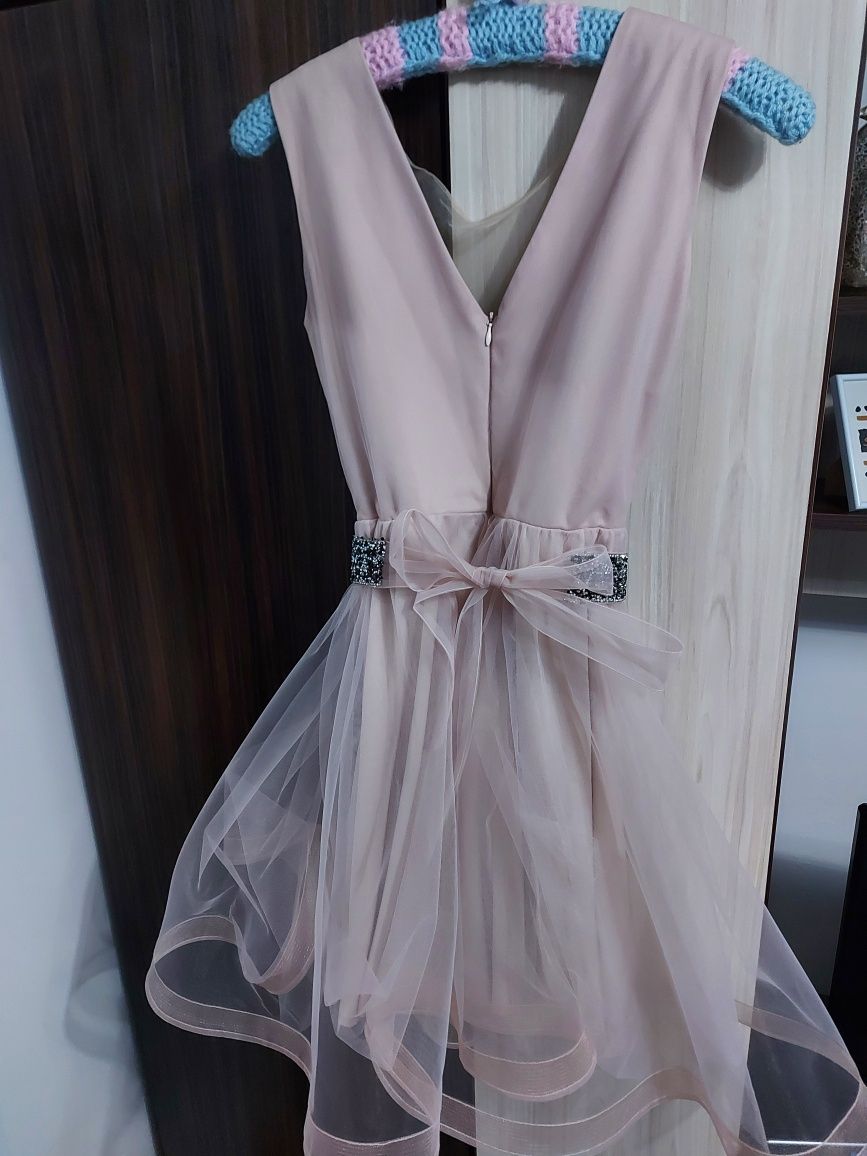 Rochiță roz pudră mărimea S-36