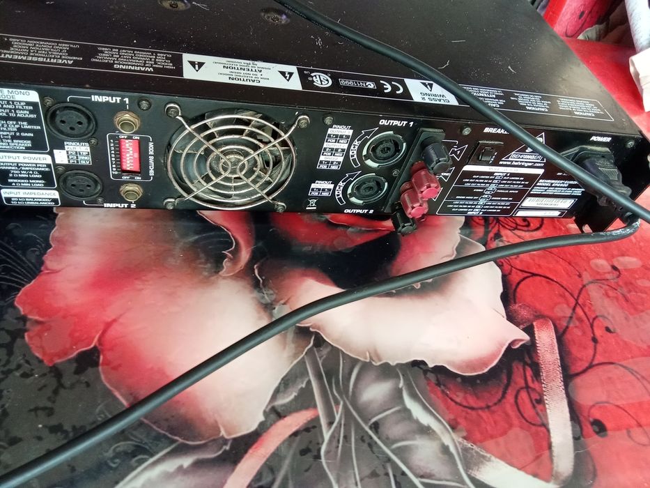 Amplificator Behringer 2500 w