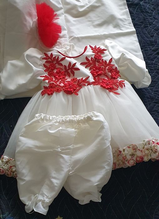 3 rochite elegante mar 3-6 luni + 3 perechi pantofiori mar 17