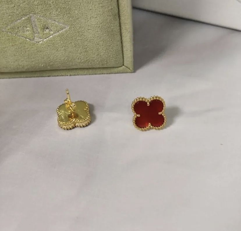 Van Cleef & Arpels обеци