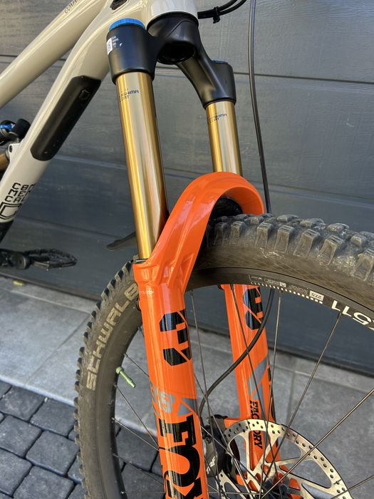 Bicicleta COMMENCAL CLASH 2024