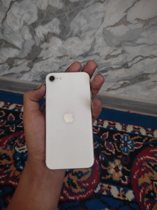 Iphon se 2020 sotladi