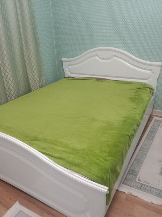 Продам спальный гарнитур