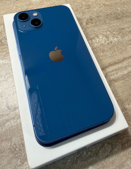 Продава се iPhone 13 256GB.