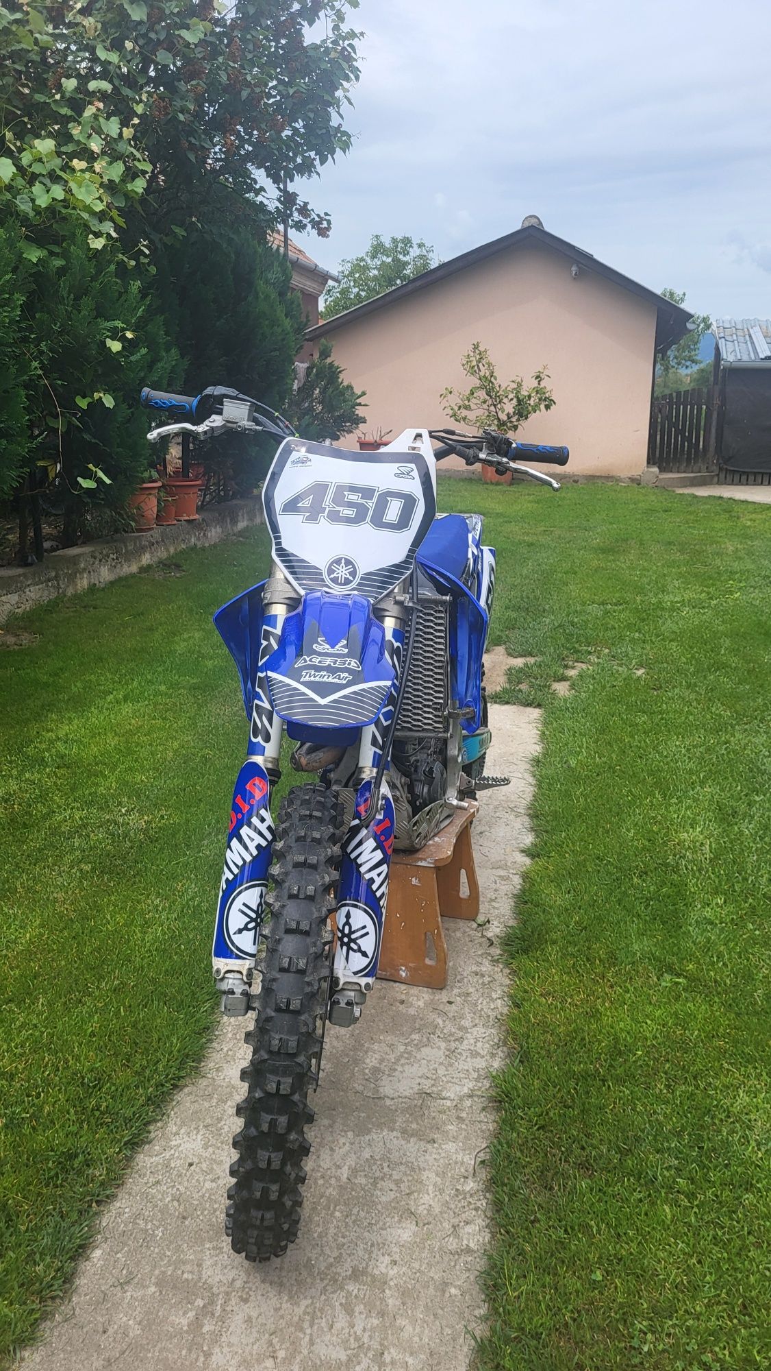 Vând Yamaha yz250f