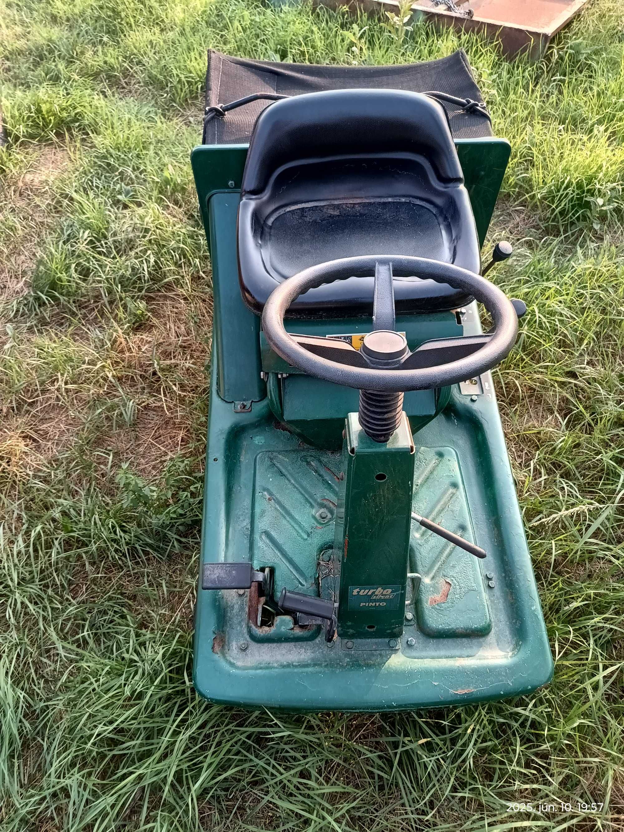 Tractoras gazon mtd pinto