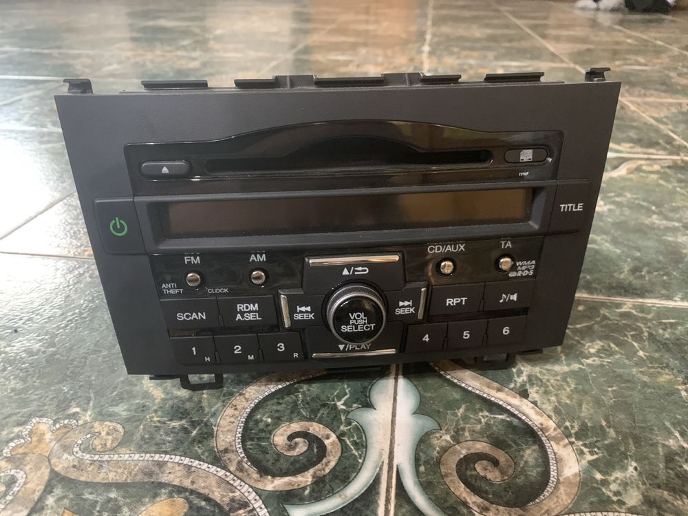 Honda CR-V radio stereo CD player