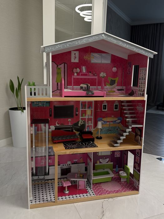 Продам кукольный дом