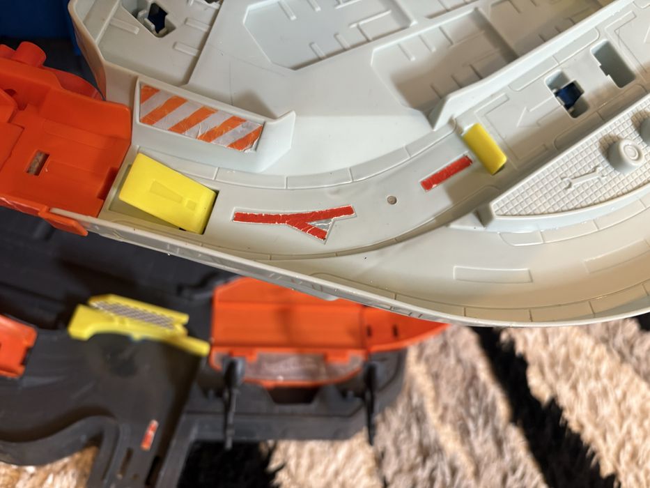 Hot Wheels Ultimate Garage varianta T-Rex