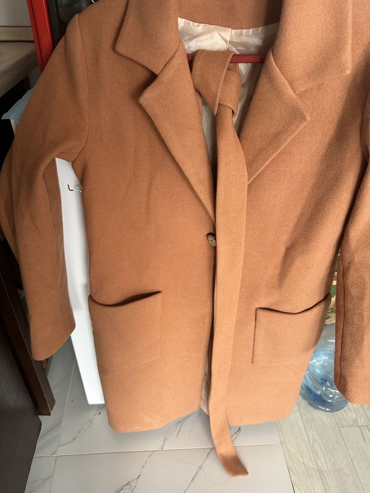 Продается осенний пальто 42-44размера