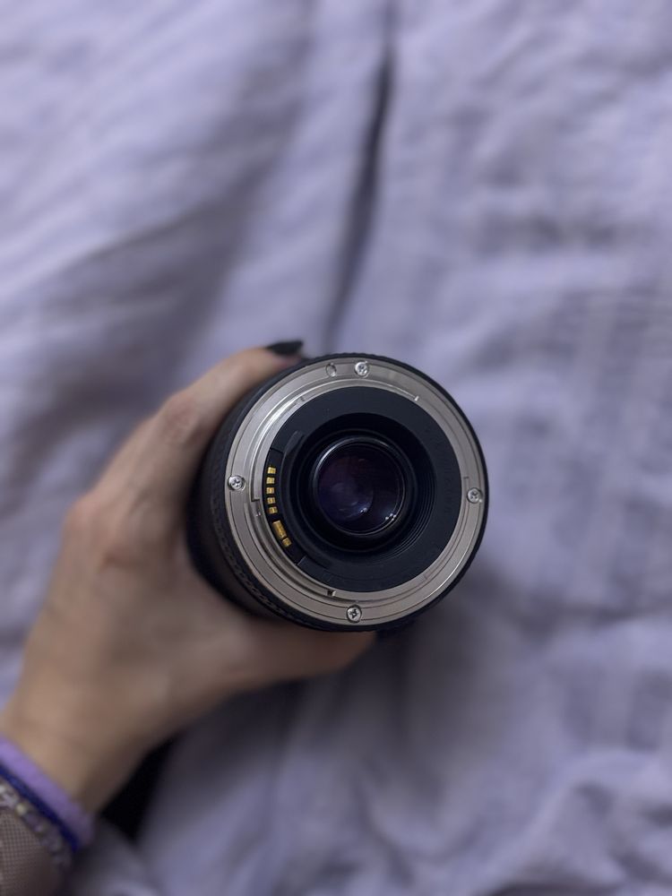 Canon EF 75-300mm f/4-5.6 III USM