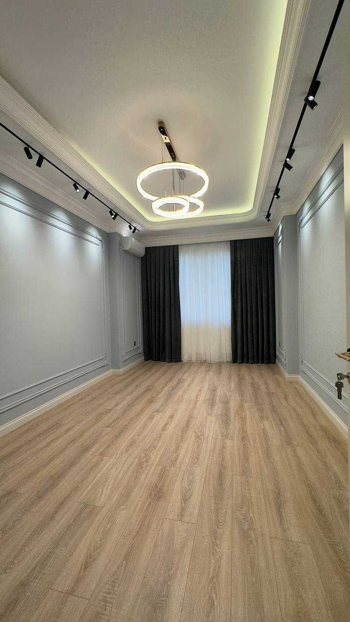 Продаётся квартира Алайский базар ЖК «Kamron Palace» 4/10-11/11 157м2