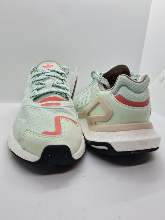 Adidas Day Jogger Boost FW4829 nr. 36,36 2/3,37 1/3