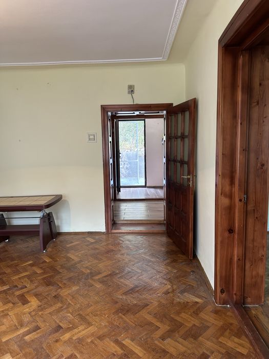 Casa saseasca cu: curte, teren, garaj, beci, pod, anexe Str.Caraiman29