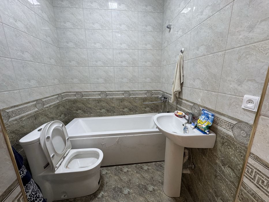 2 qavatli yarm plan xovli joy sotiladi