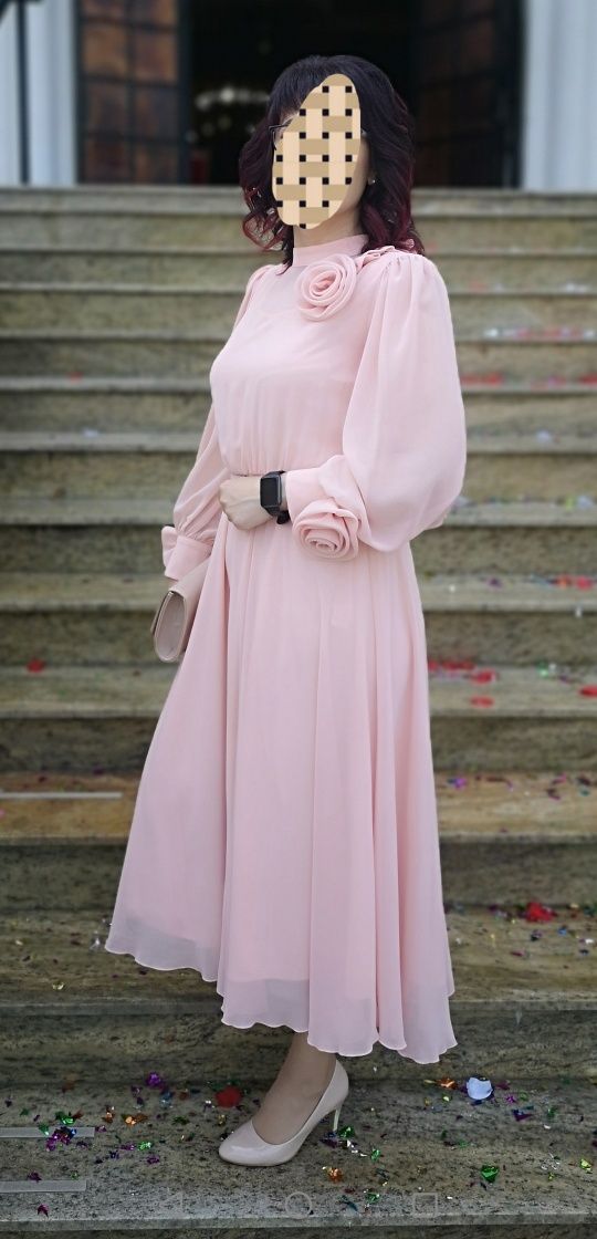 Vand rochie eleganta de zi