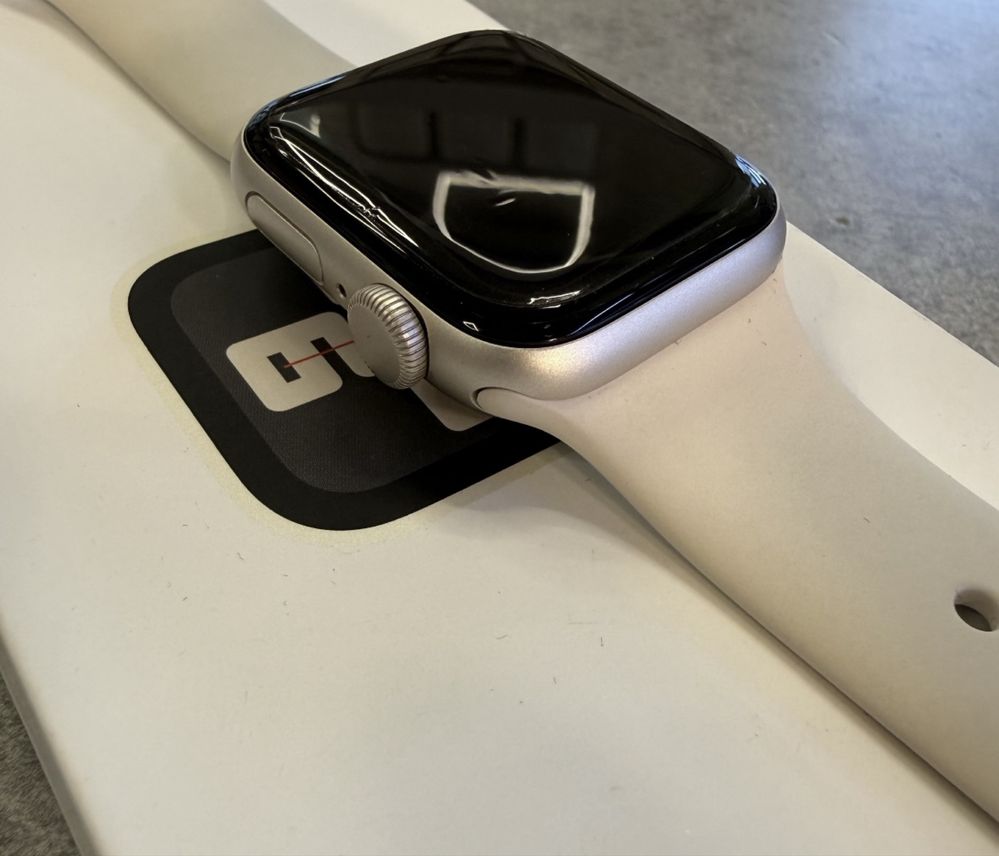 Apple Watch SE 2  44 mm