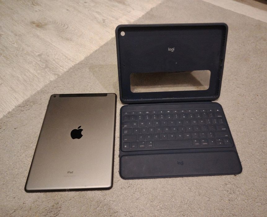 Tableta Ipad Apple 9.7 Generatia 9a 64GB A2603
A fost a copilului și n