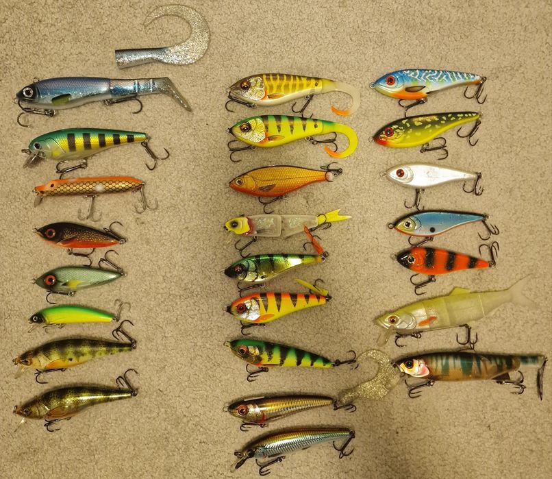 Vând voblere spinning