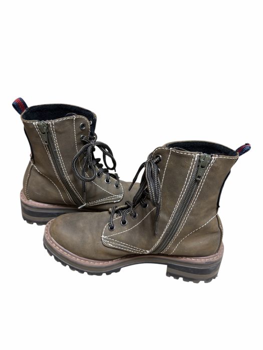 Боти s. Olivier 36 размер, с леки следи от употреба.