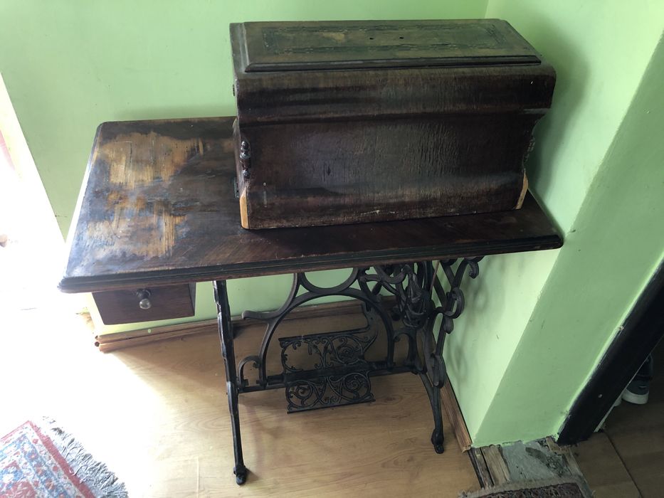 Masina de cusut SCHWEITZER