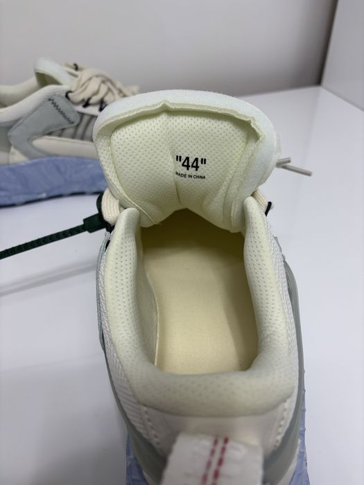 Off White Oddsy
