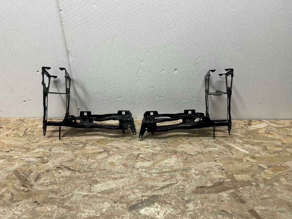 Suport far bmw F30 F31 F32 F36 stanga / dreapta