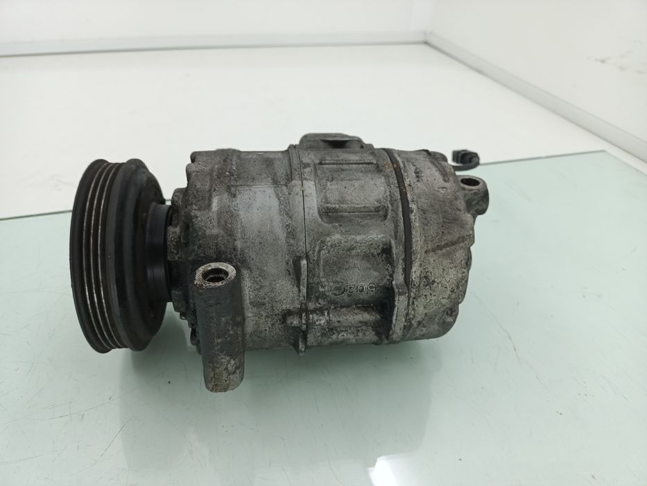 Dezmembrez Compresor clima de pe Audi A4 B6 2001-2005