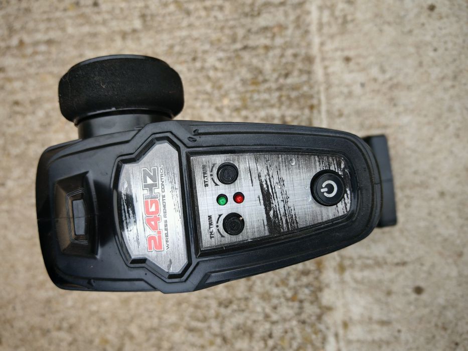 Vând mașinuță RC 4x4