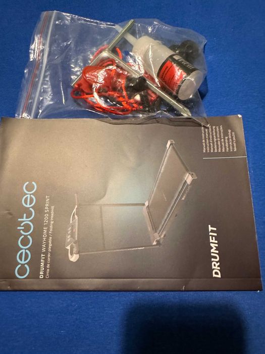 Бягаща пътека Cecotec 600W – сгъваема, 12 програми