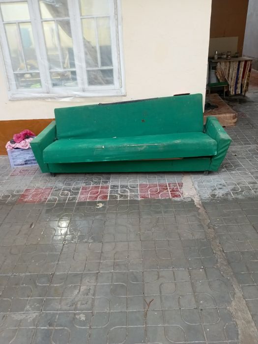 Российский диван раскладной на запчасть