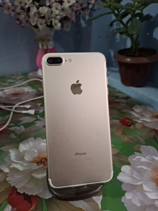 Iphone 7+ xolati go'zal ideal