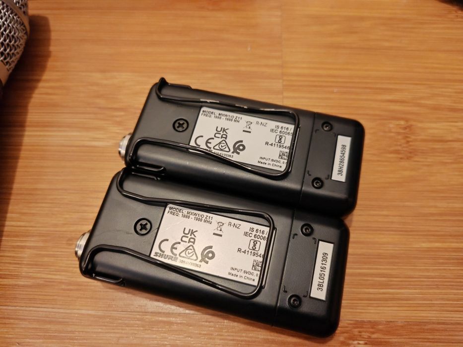 Set 4 Microfoane Shure MXW 1 si 2 , Dock MXWNCS4, SM86, DH5T