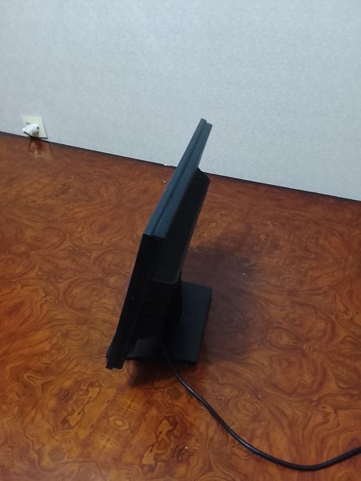 LG17 monitor sotiladi