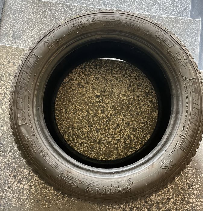 Mishelin alpin 5 205/55/91 r 16 runflat 4 зимни