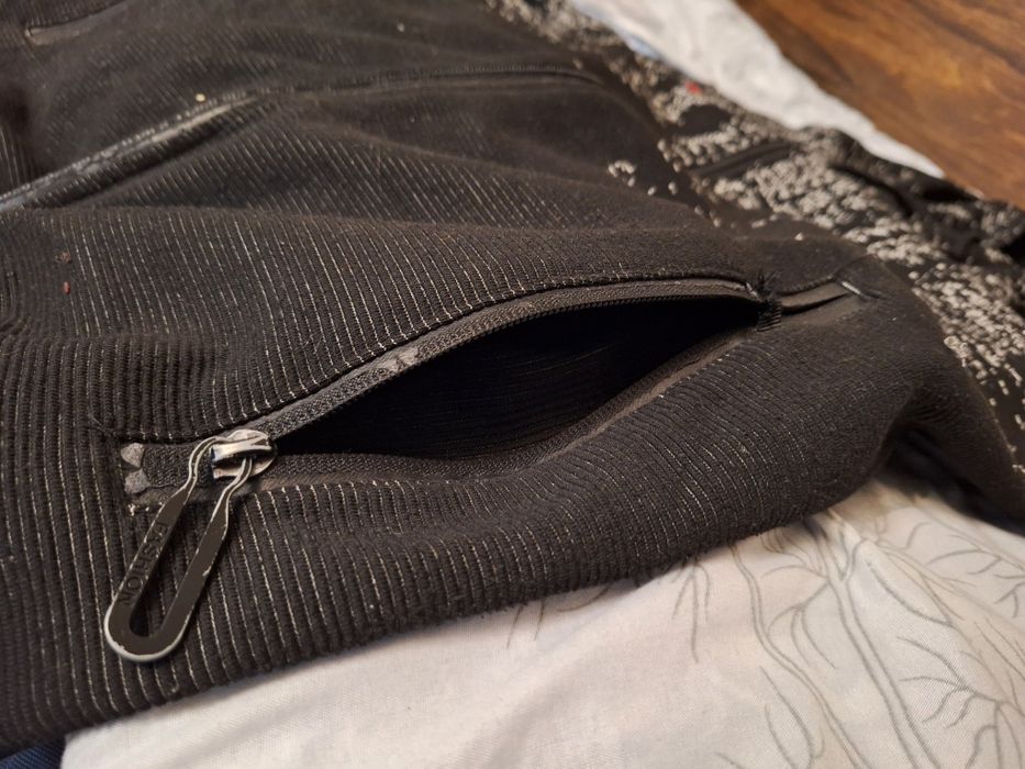 Продавам дрехи - Суичър