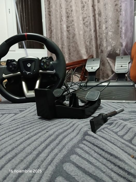 Xbox one s cu volan gaming