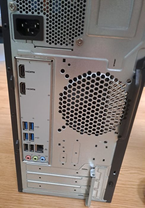 Настолен копютър acer