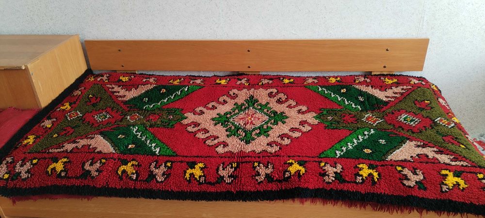 Автентични губери, ръчно тъкани.