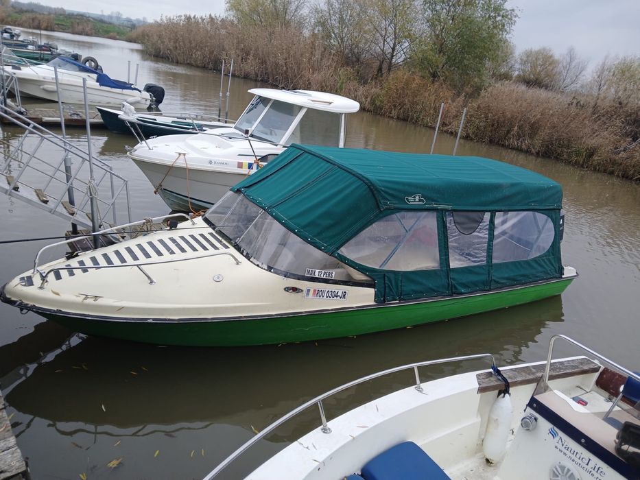 Corsar 700  fara motor