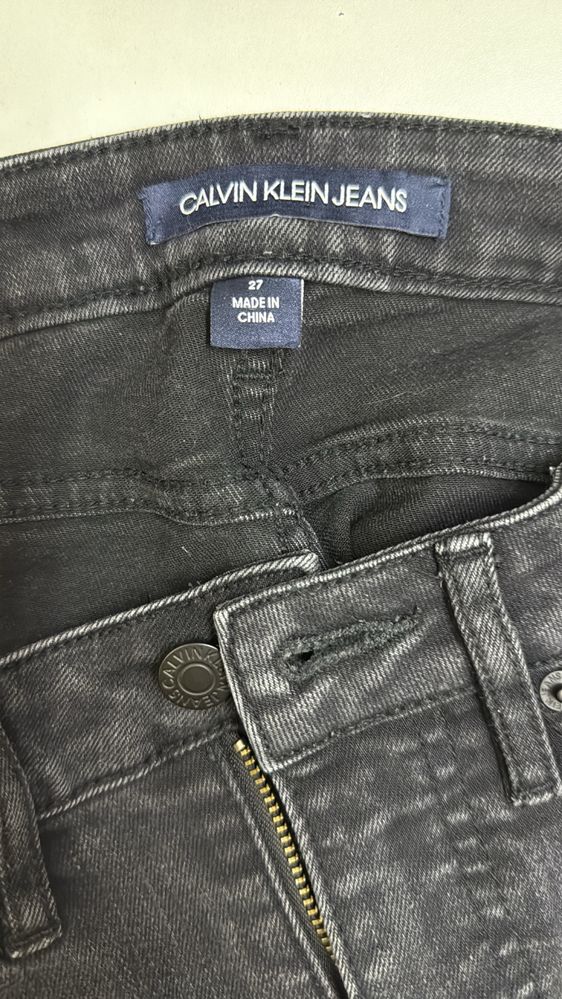 Джинсы Calvin Klein