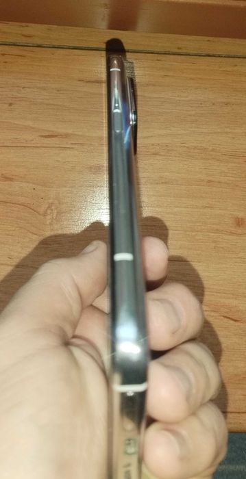 Продавам много запазен Xiaomi mi 10t Pro- 5G