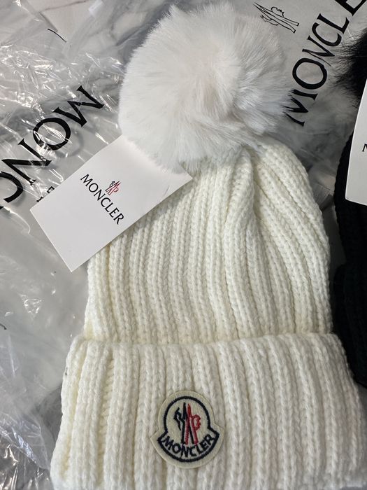 Дамска димна шапка с пух Moncler