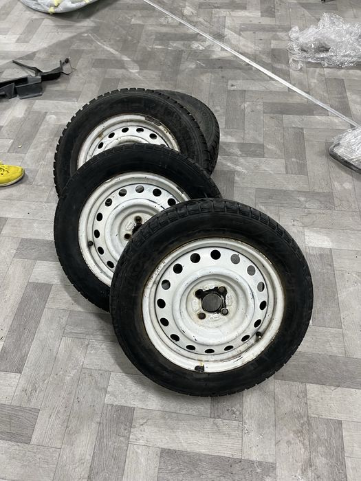Продаю диски с зимней резиной 4/100 р15