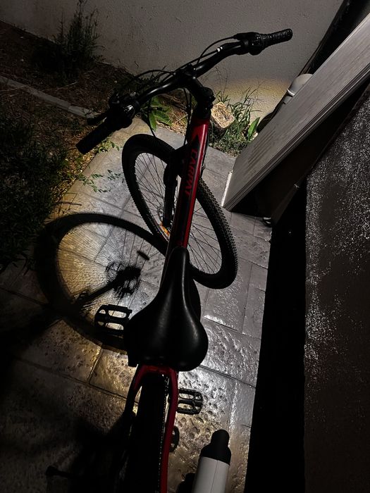 Bicicletă of roud/în oraș