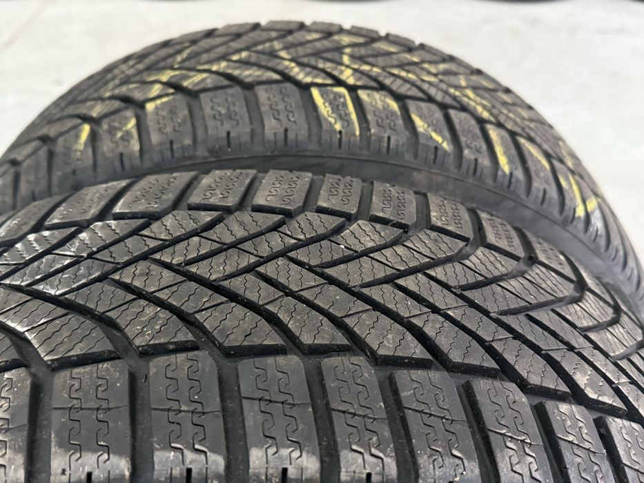 Зимни гуми 215/50/17 дот:23